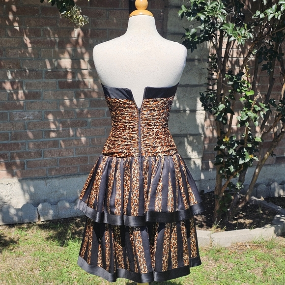 Vtg. A.J Bari leopard print strapless dress - Picture 6 of 13